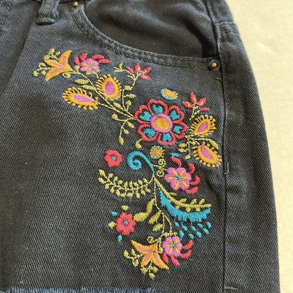 Anthropolpgie BDG High Rise Dree Embroidered Black Denim Shorts - Picture 12 of 15